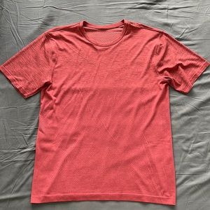Lululemon Meidium Men’s Metal Vent Breathe Tee